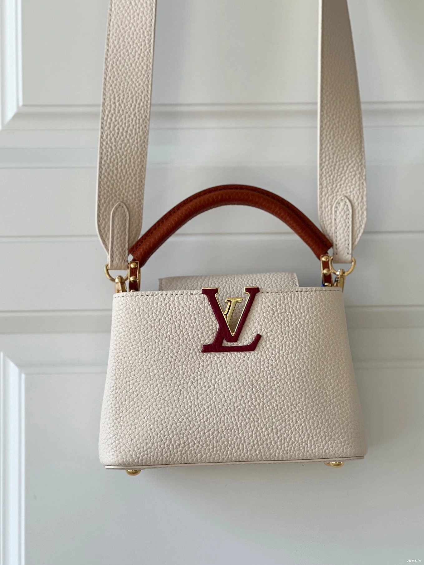 MINI CAPUCINES VUITTON LOUIS 0120